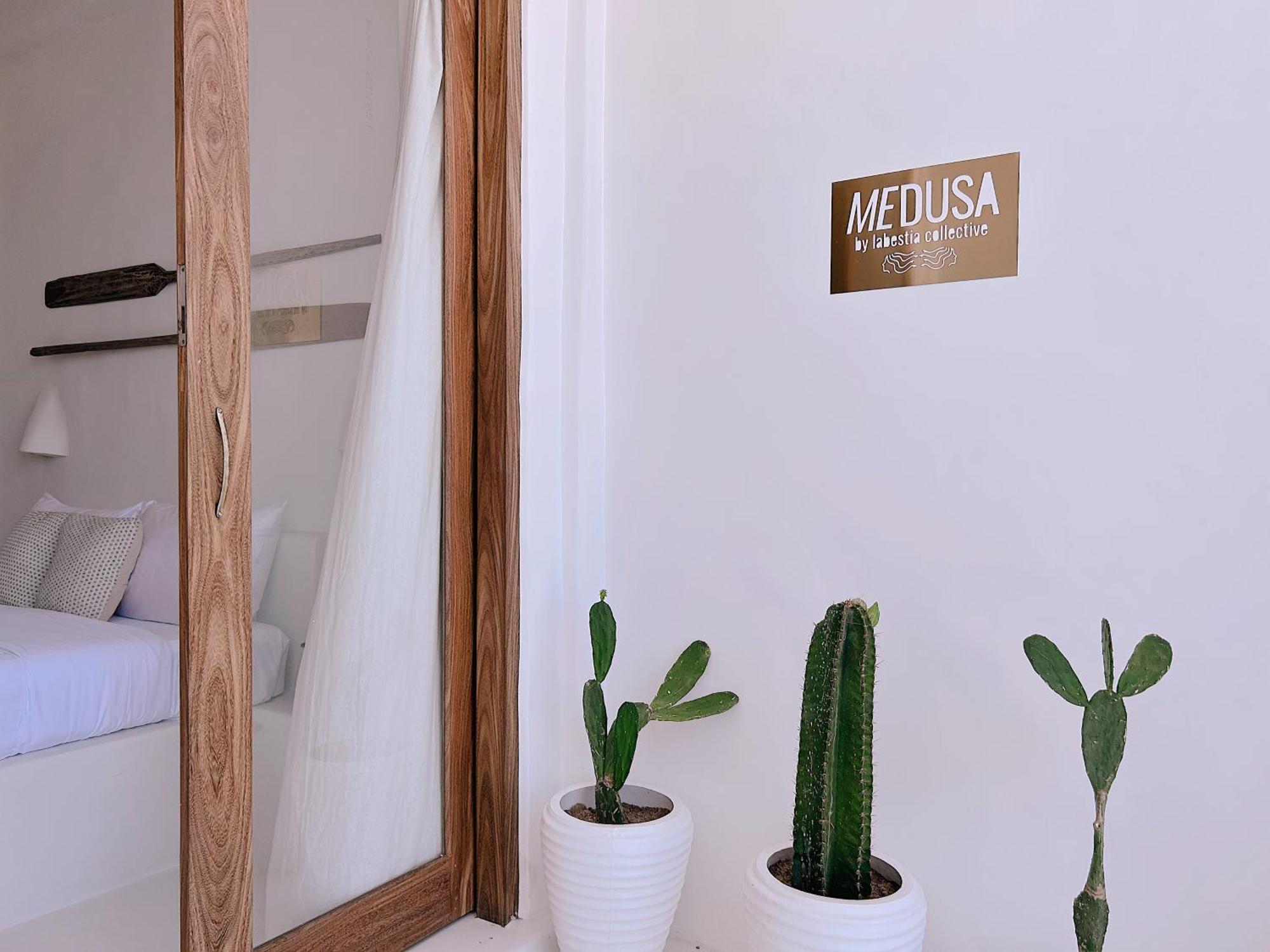 Medusa Ahangama Kamer foto